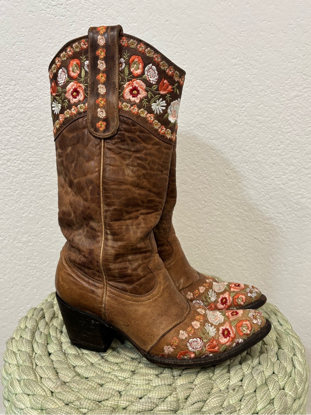 Old Gringo Pink/White Floral  Embroidered Brown Leather Cowboy Boots